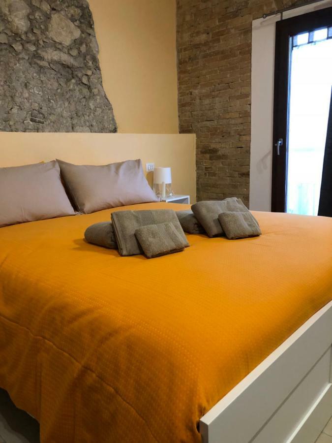 Bed and Breakfast Al Corso Кальярі Екстер'єр фото